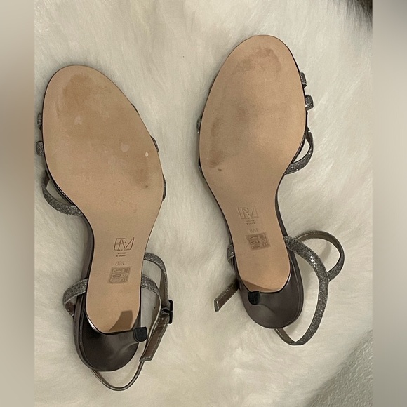 NWT Pelle Moda heel size 8! Pewter glitter! Pristine heel & box! - Picture 4 of 6